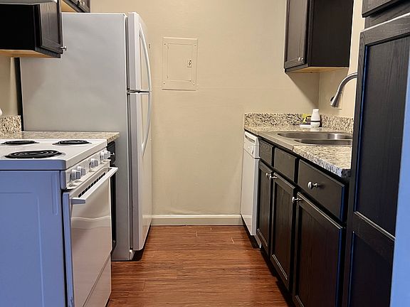3rd image of 410 E 7th St #7N