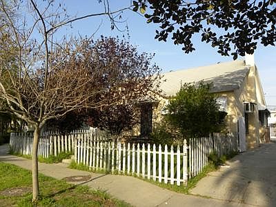 2nd image of 648 S Sycamore Ave
