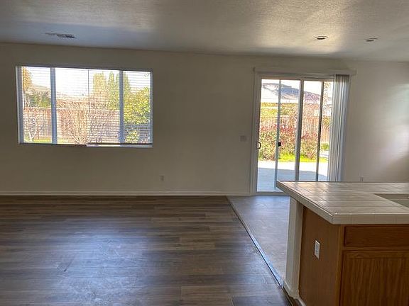 5th image of 1055 Old Wharf Pl