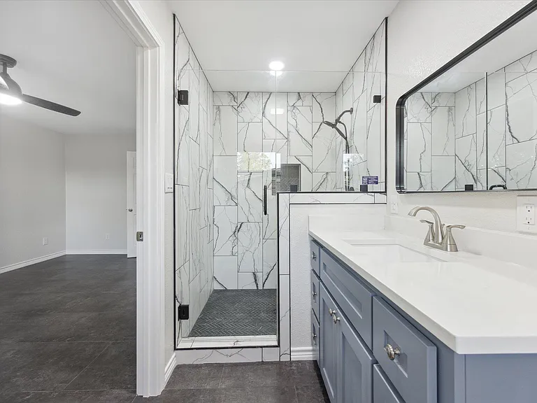 1305 W 1st St — Photo 21