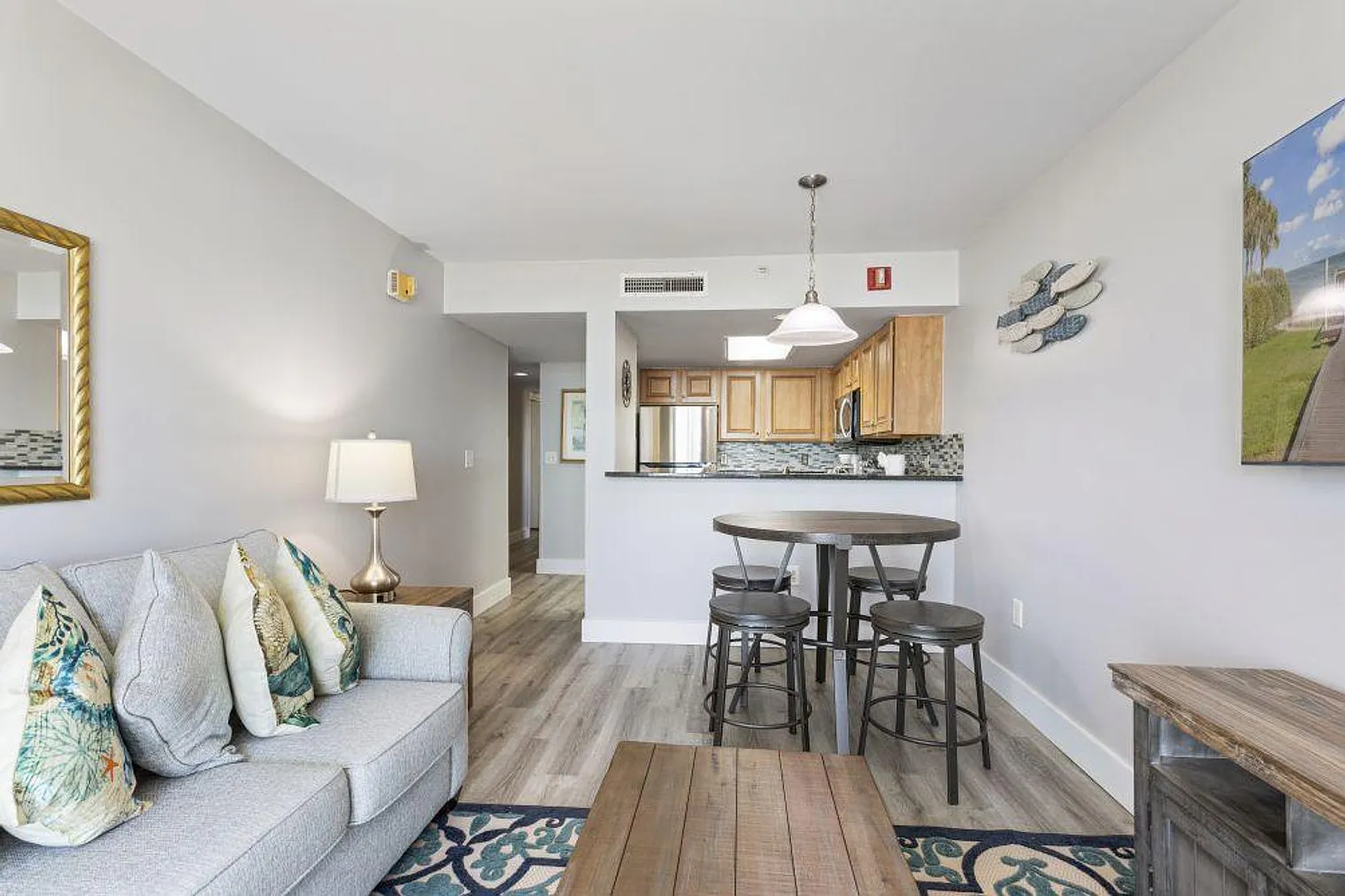 2 bed, 2.0 bath, 796 sqft, $4,632 — Photo 3