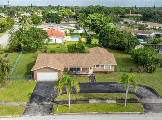 6791 Martin Rd, Pompano Beach, FL 33068