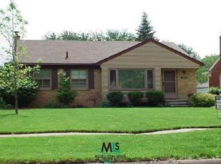 3855 W Ravena Ave, Royal Oak, MI 48073