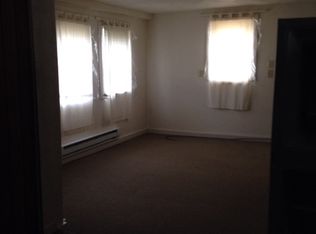 19 N Main St, New London, OH 44851