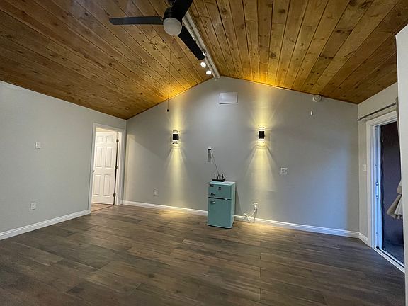 2nd image of 13062 Palomar St