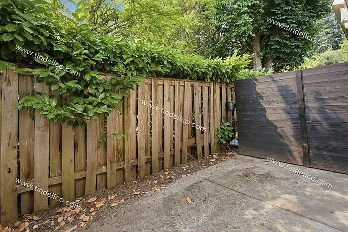 8019 SW 35th Ave #6 — Photo 18