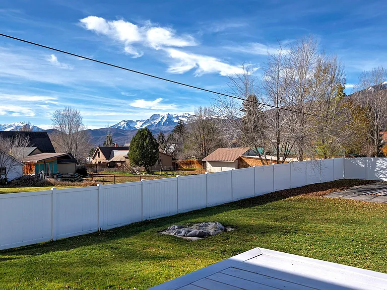 75 N 200 E — Photo 34