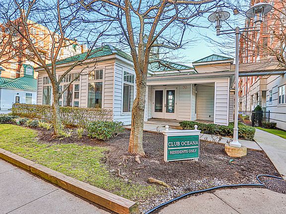 2nd image of 40 Oceana Dr #7B