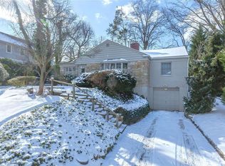 62 Westminster Rd, Great Neck, NY 11020
