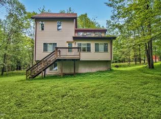 2549 Oak Cir, Lake Ariel, PA 18436