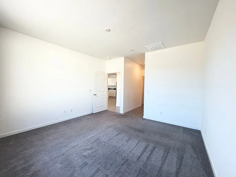 11596 S Crescent St — Photo 19