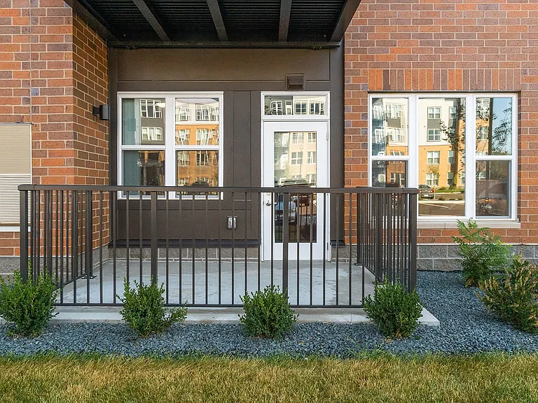 Legacy Commons at Signal Hills 55+ Apartments — Photo 26