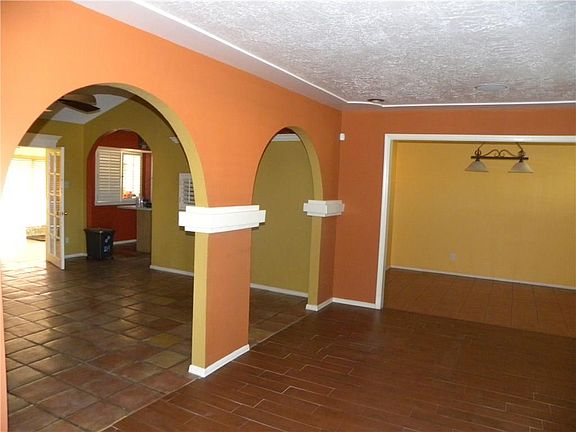 4th image of 1601 Vista Real Dr