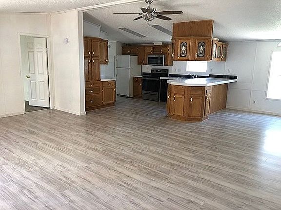3rd image of 1569 Dartmouth Dr