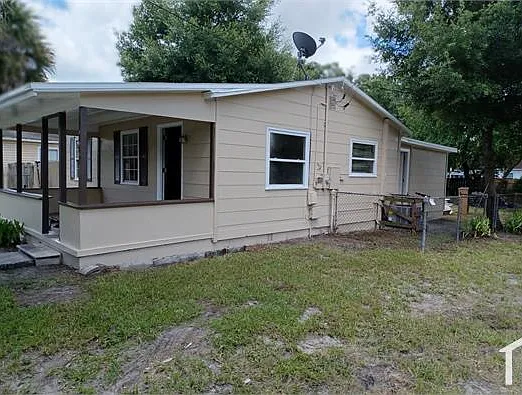 4 bed, 1288 sqft, $1,999 — Photo 2