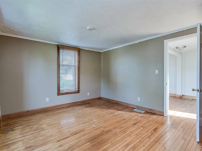 544 S Mechanic St — Photo 26