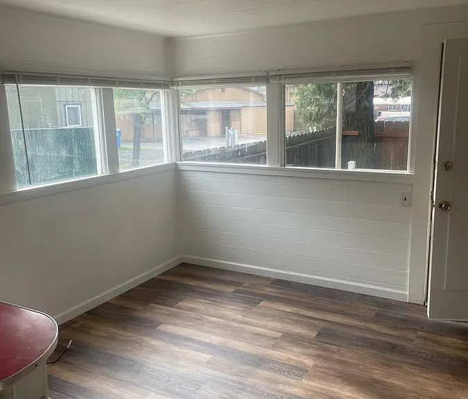 106 E Main St #112-1/2 — Photo 4