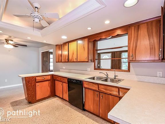 4th image of 1247 Biltmore Dr