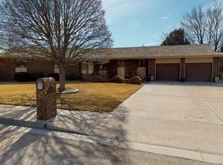 1608 E Fair St, Garden City, KS 67846