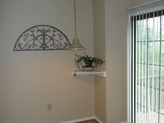 breakfast room off deck