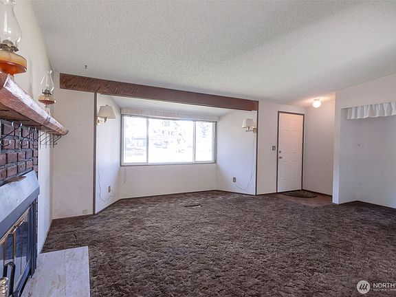 3rd image of 308 225th Street SW