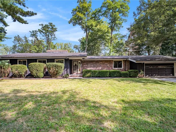 17390 Bennett Rd, North Royalton, OH 44133