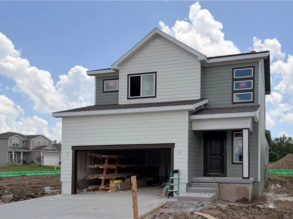 803 Glenn Cir, Raymore, MO 64083