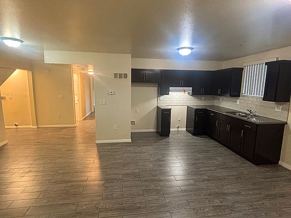 3rd image of 162 E 54th St