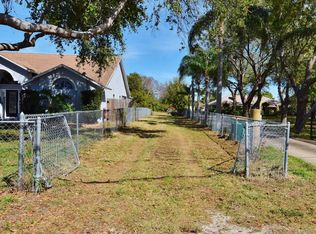 1522 S Tropical Trl, Merritt Island, FL 32952