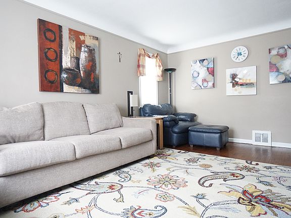 4th image of 1003 Hillsdale Ave