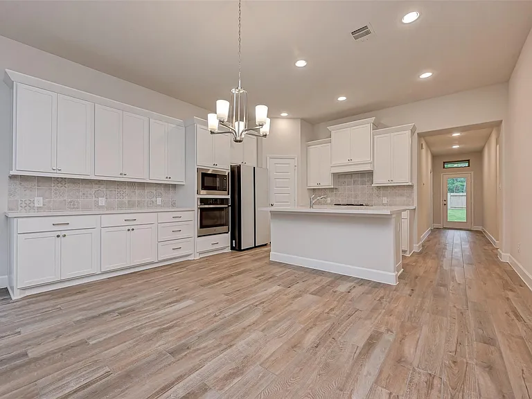 308 Mullins Ct — Photo 12