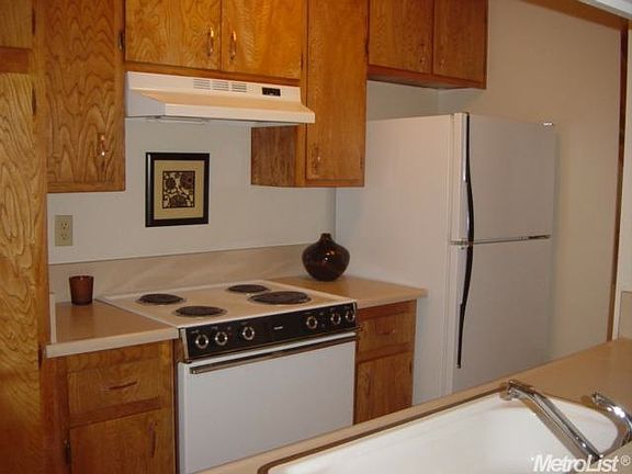 3rd image of 5101 Connecticut Dr APT 3