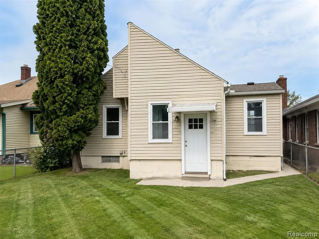 2 bed, 1.0 bath, 936 sqft, $1,500 — Photo 2