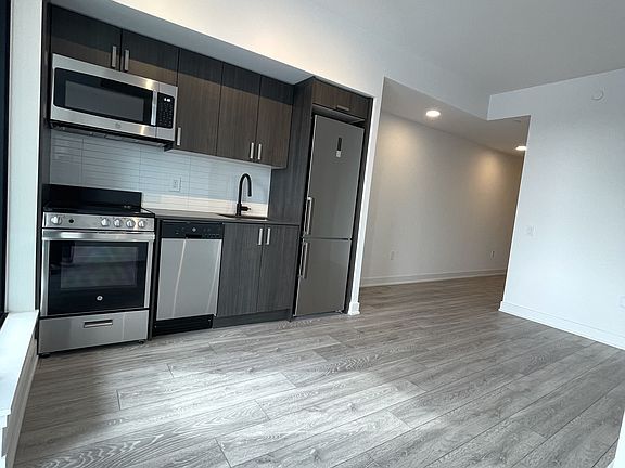 5th image of 758 Dovercourt Rd #507