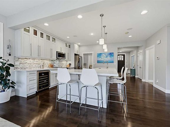5th image of 2030 W 25th St SW