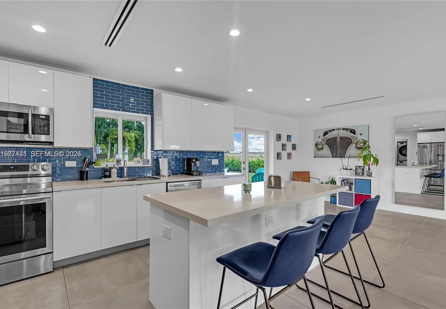 3 bed, 3.0 bath, $3,700 — Photo 4