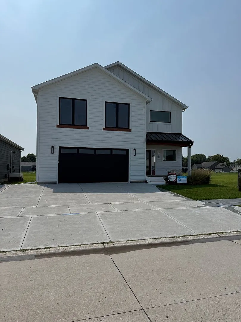Beautiful New Construction 4 Bedroom, 2.5 Bathroom Home — Photo 2