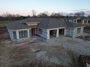 N828 Eagle Ridge Dr, Fort Atkinson, WI 53538