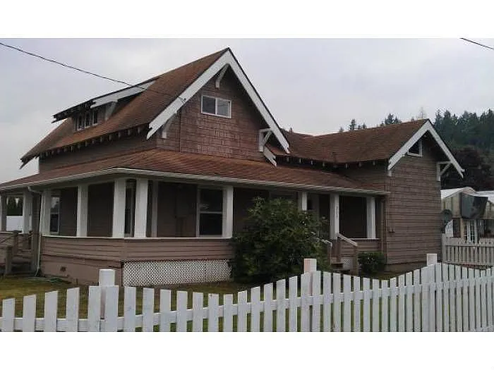302 Pine St photo 1