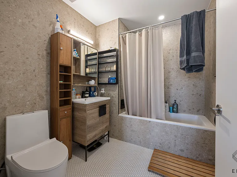 2045 Ocean Ave #805 — Photo 11