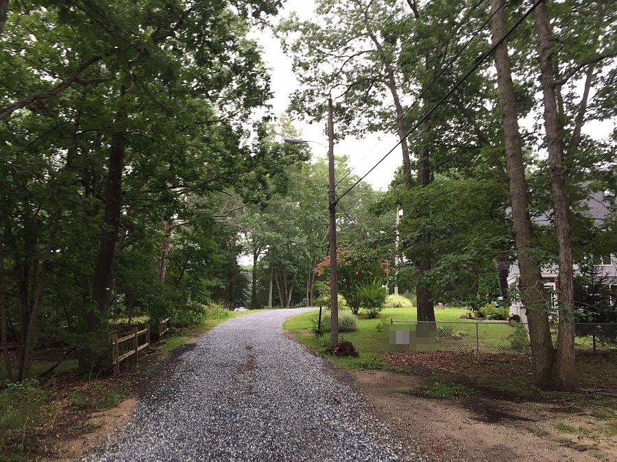 2nd image of 252 SW Lakeshore Dr