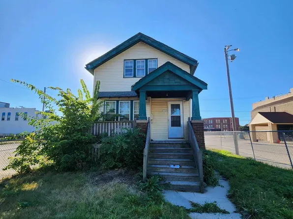 1725 North 12th STREET, Milwaukee, WI 53205