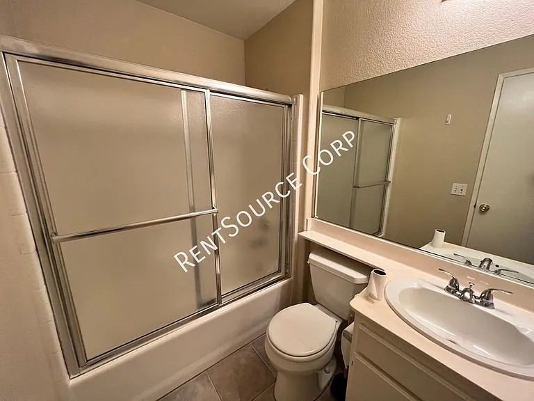 3424 Amber St — Photo 10