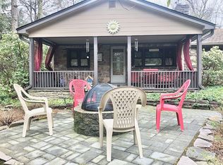 43 Maplewood Rd, Lake Harmony, PA 18624