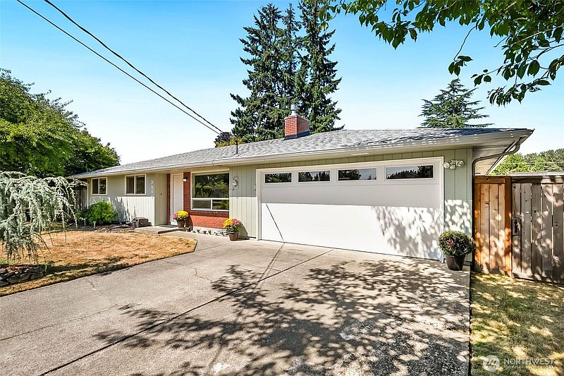 3rd image of 2011 8th Avenue SE