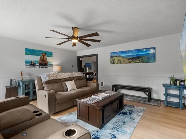 812 4th Ave E, Columbia Falls, MT 59912