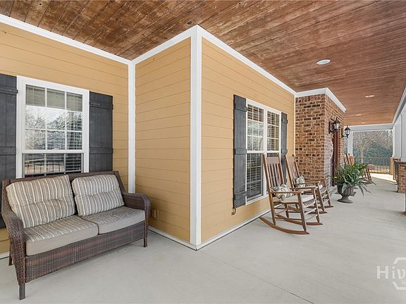 4th image of 1532 Cliponreka Road