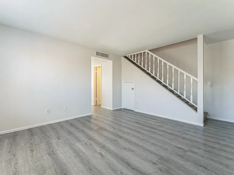 1228 Mews Ln — Photo 6