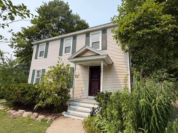 47 Beacon St, North Adams, MA 01247