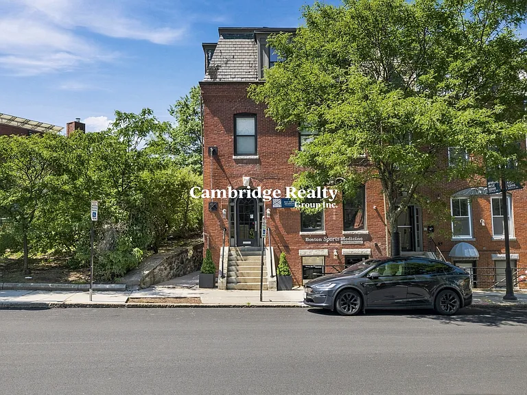 54 Harvard St #3T — Photo 14